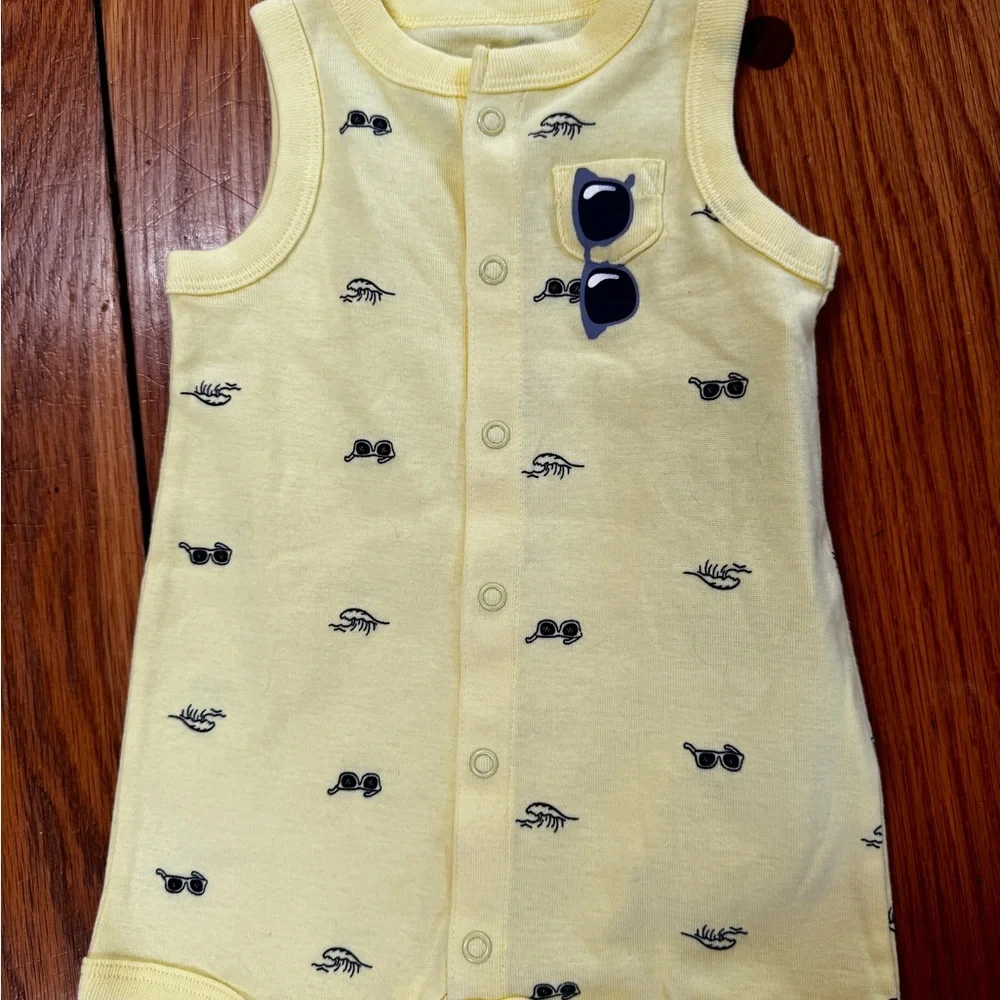 NWT NEW CARTER’S Yellow Baby Romper w Sunglasses Print SZ 3 months Snap Crotch